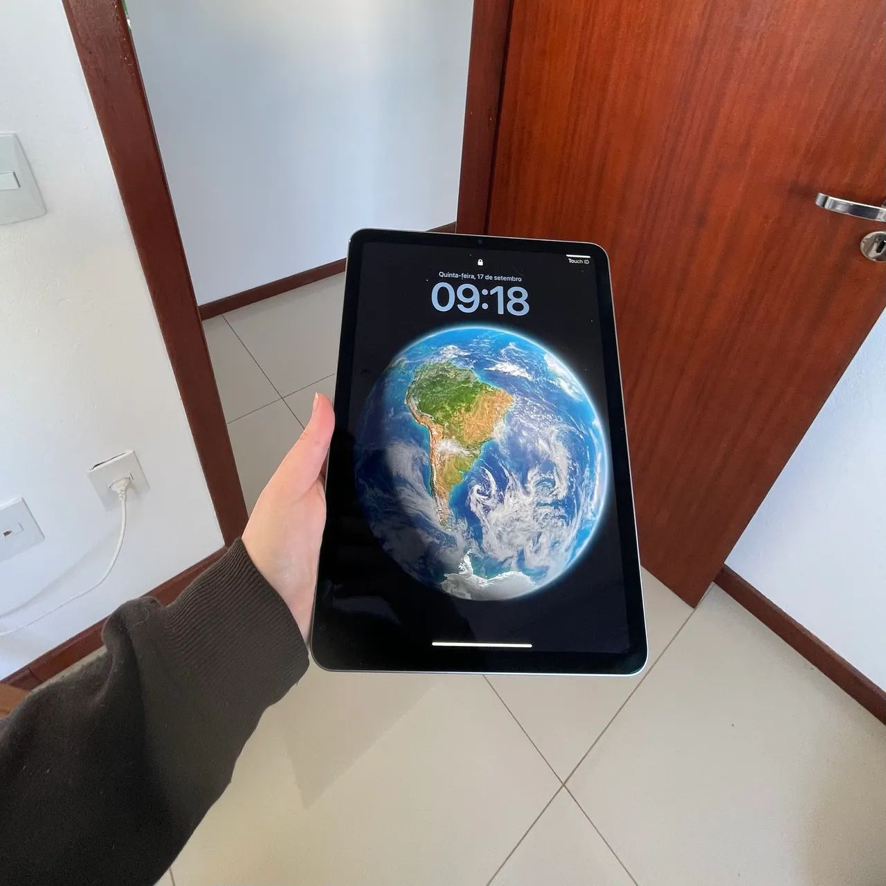 iPad Air 5a Geração (M1) 64GB 10.9" - Usado  - Foto 2
