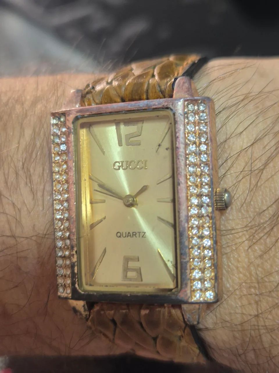Relógio GUCCI VINTAGE À QUARTZ   -   FUNCIONAMENTO OK