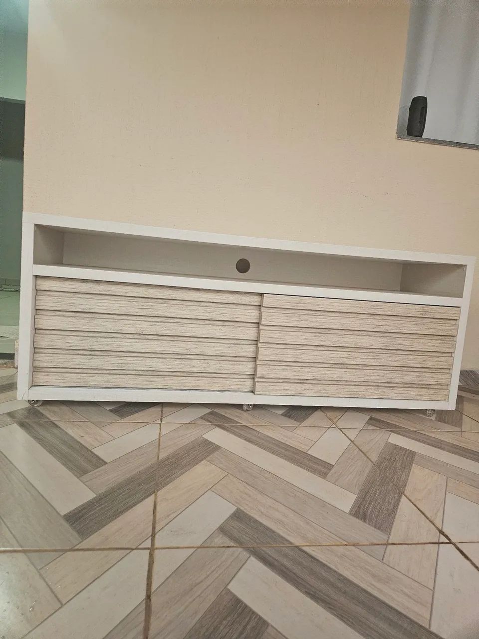 Rack para TV em MDF - Muito conservado - Foto 2