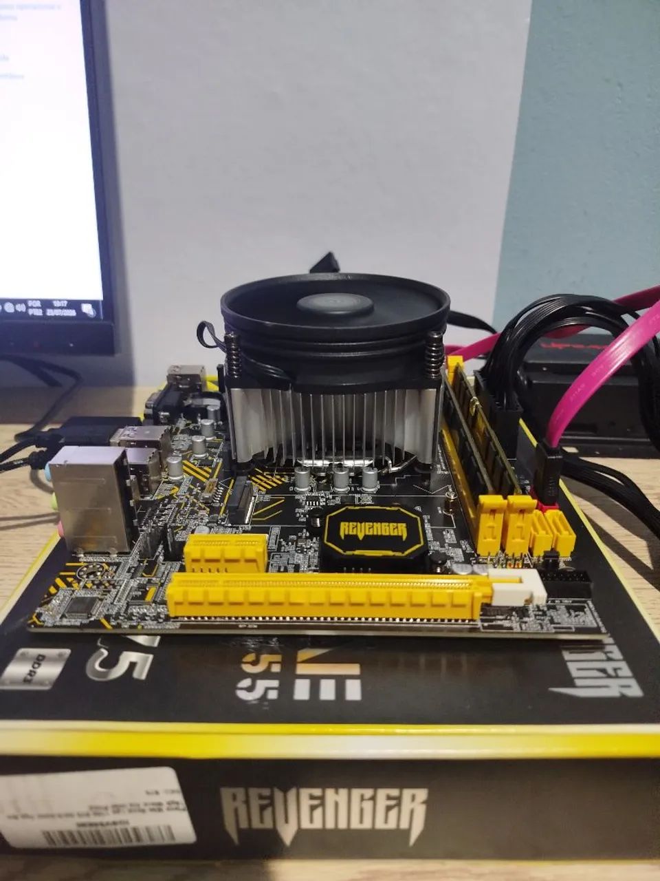 Kit i7 2600 + placa mãe 1155 + 8gb ram  + cooler - Foto 2