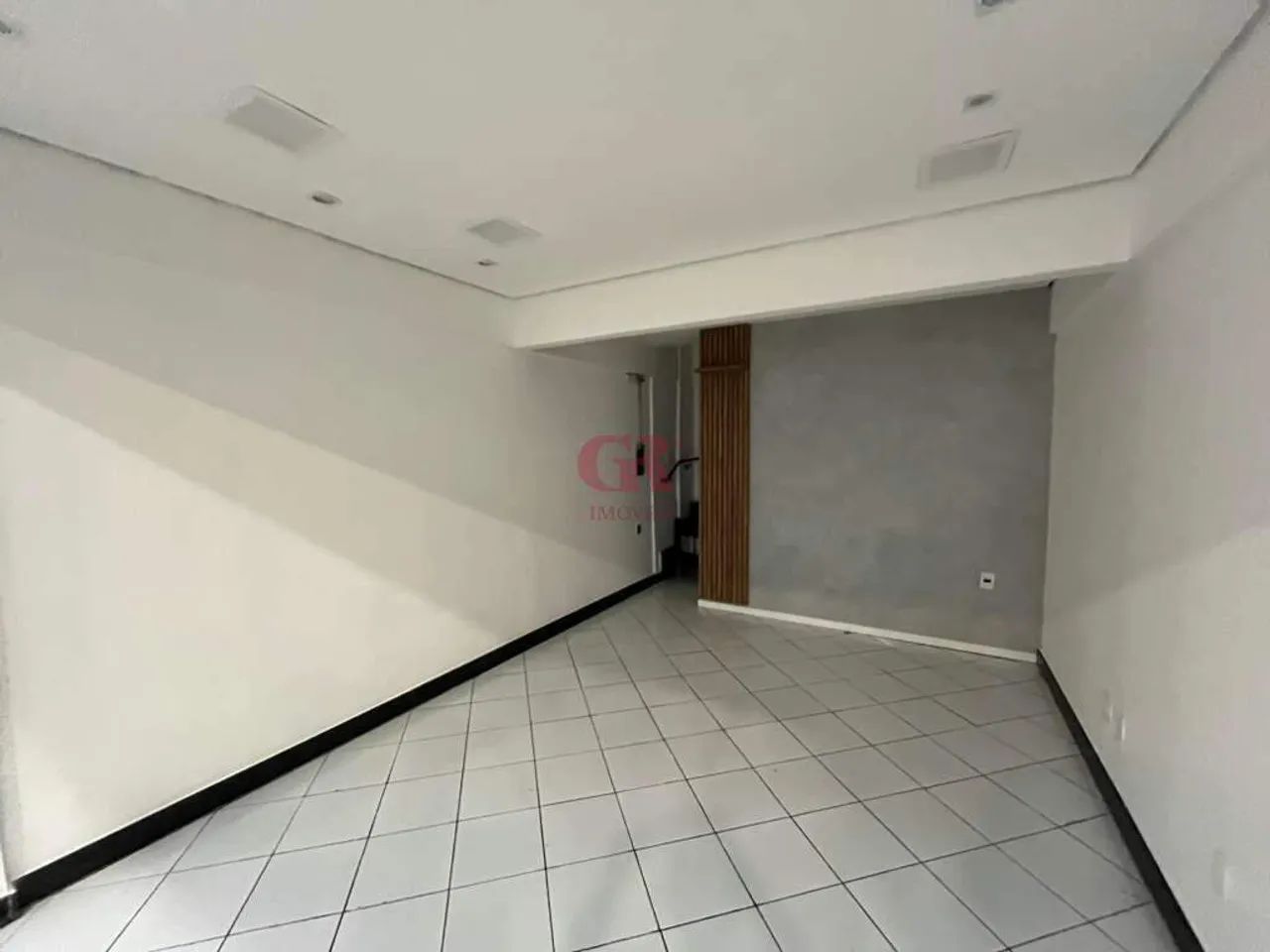 Loja na Avenida Principal do Buritis disponível para aluguel  40m²
