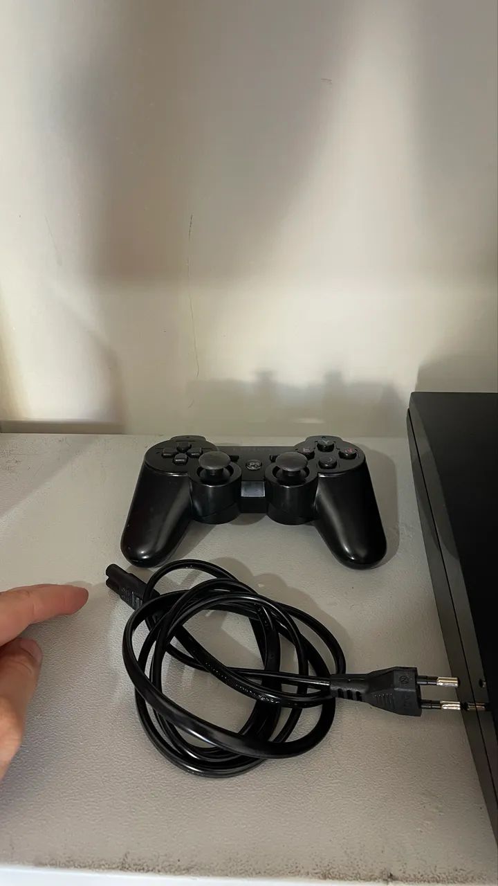 PS3 HEN com Jogos + 2 Controles e cabos  - Foto 2