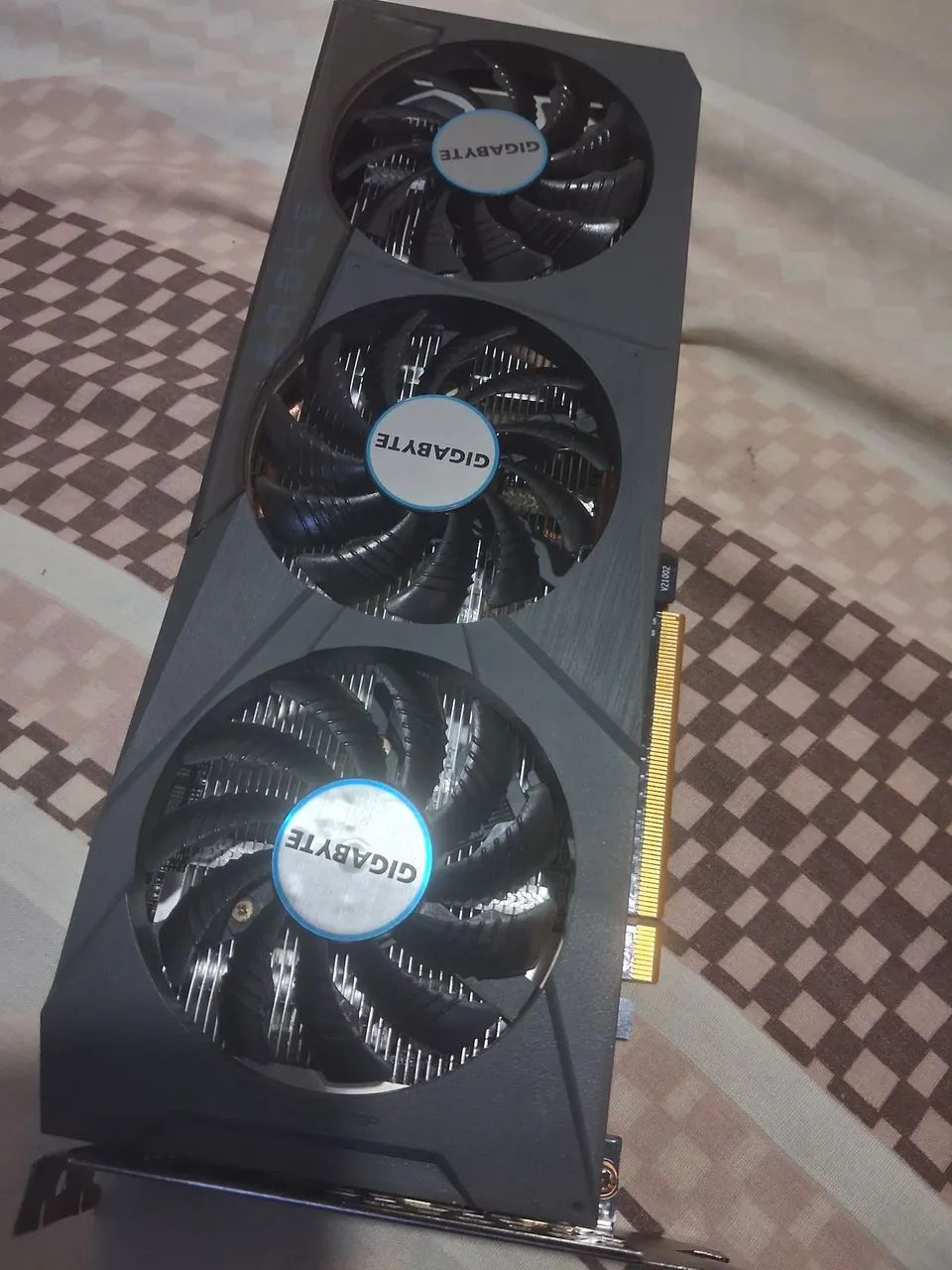 Rx6600 eagle gigabyte (com defeito)