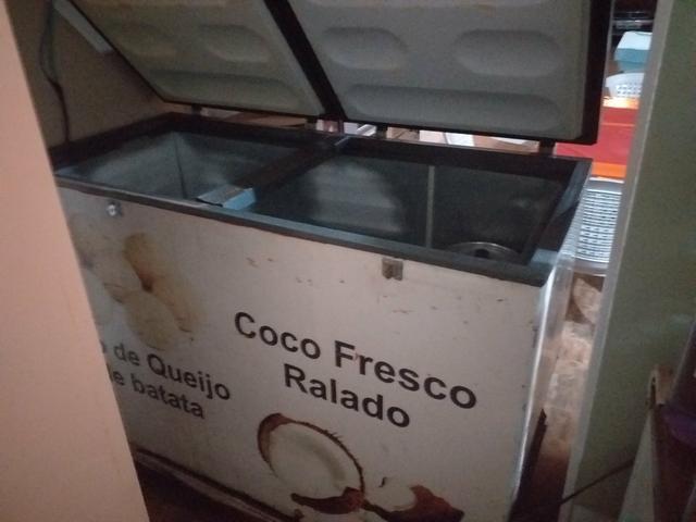 Vendo ótimo frizer duas tampas fonconando perfeitamente