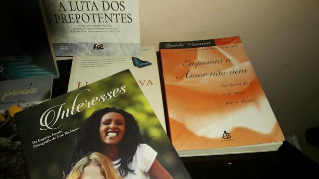 Livros seminovos - Foto 4