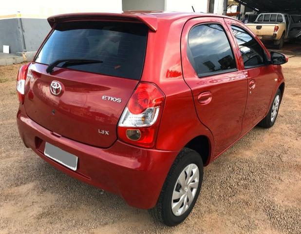 Etios hatch X 1.3 2017 com 38mil KM Semi novo e Impecável - Foto 2