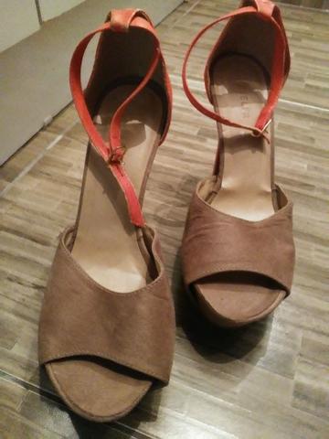 Sandalia Nude e Rosa