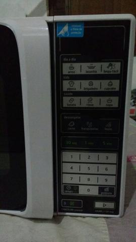 Microondas Midea 30L, novo, com nota fiscal e garantia - Foto 3