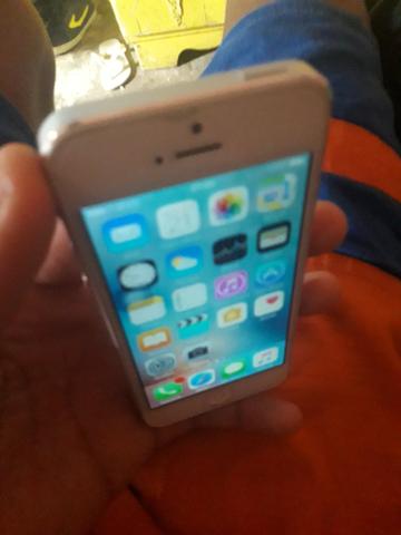 Vendo iPhone 5 ou troco em celular superior - Foto 2