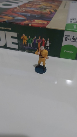 CLUE - Hasbro - Miniatura Cel. Mustarda
