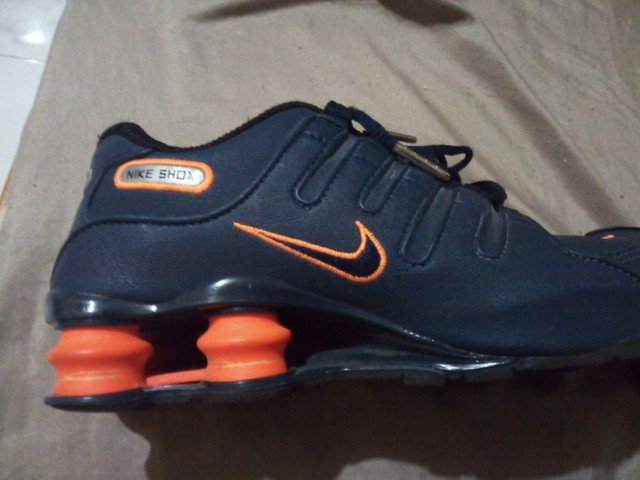 NIKE SHOX NZ 4 MOLAS - AZUL MARINHO/LARANJA<br>