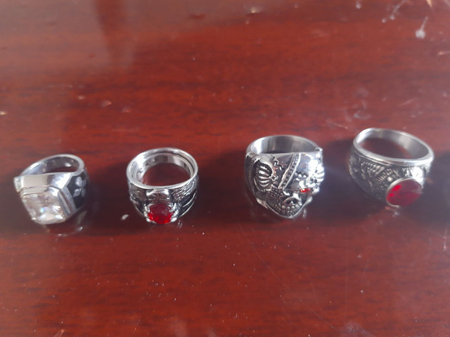 Vendo peças pulseiras anéis e pingentes de aço cirúrgico - Foto 3