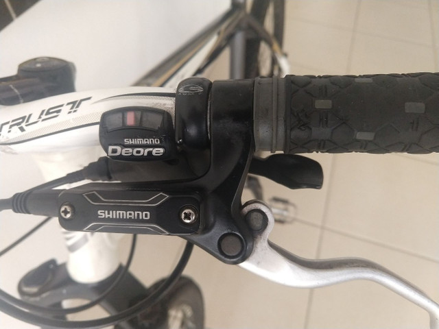 Bicicleta Scott + capacete Specialized - Foto 6