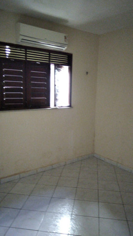Aluga-se casa no alto com 3/4 com piscina - Foto 20