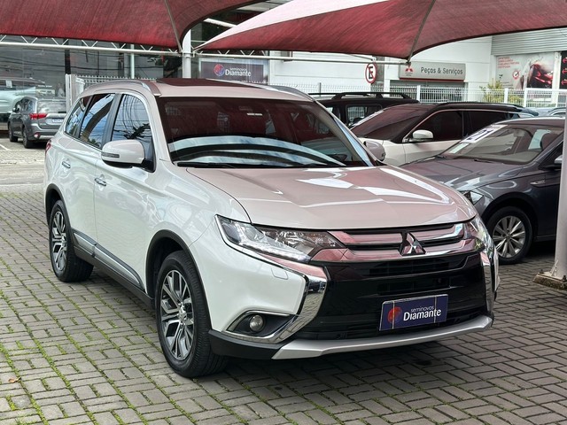 OUTLANDER 2.2 Diesel 2018 Apenas km 18.000