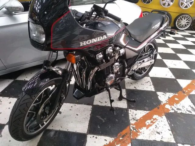 CBX 750 Hollywood 87 com 60 mil km - Garagem de Antigos