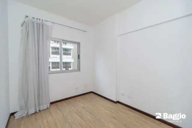 Apartamento de 3 quartos para alugar no bairro Batel