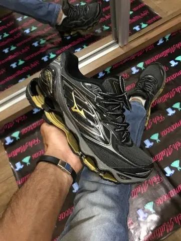 Relançamento Mizuno pro 6 preto ouro  - Foto 3