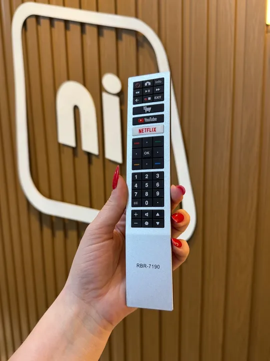 Controle AOC c/ Botão Netflix