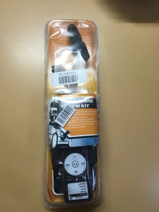 Kit FM para carro - Handsfree, Carregador e Rádio Transmissor - Foto 2