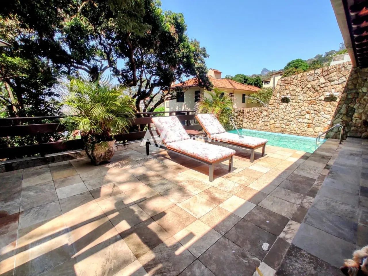 Laranjeiras | Casa 4 quartos, sendo 2 suites - Foto 4