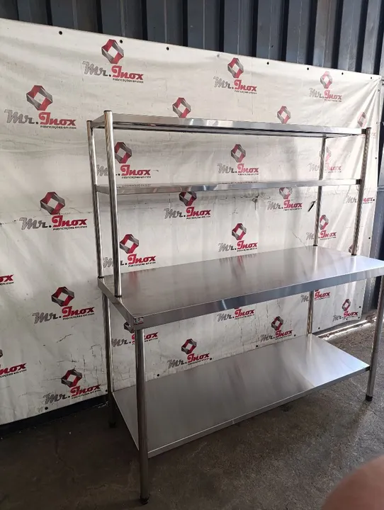 Mesa de aço inox com 2 prateleiras superiores desmontável