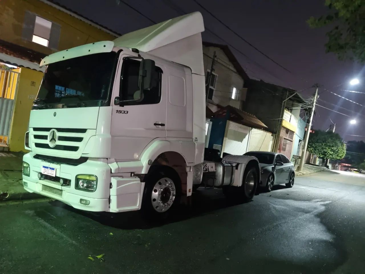 Caminhão Mercedes-Benz AXOR 1933