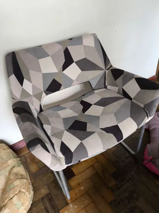 Poltrona moderna em tecido geométrico - Foto 2