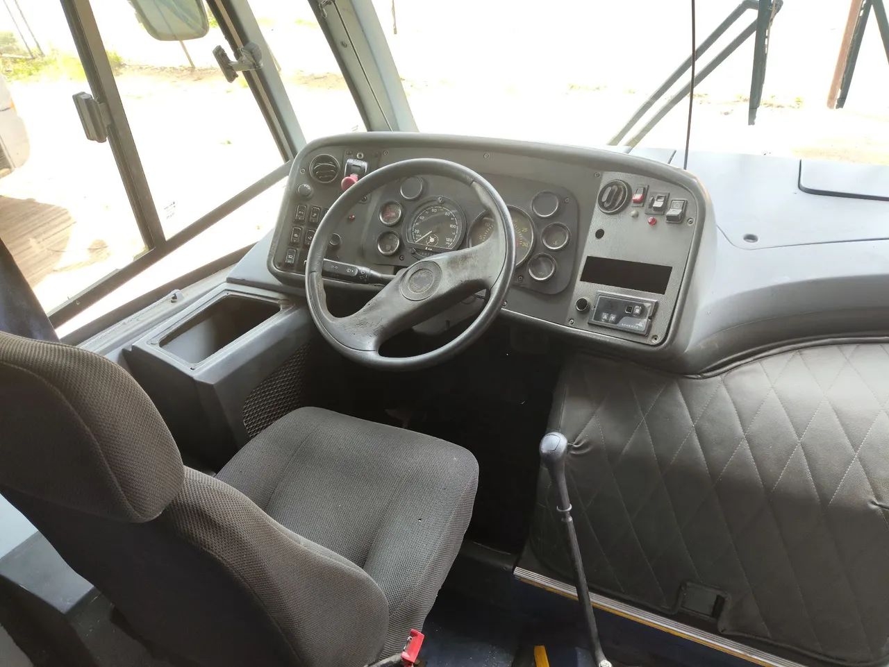 Micro ônibus sênior ideal pra fazer motor home - Foto 9