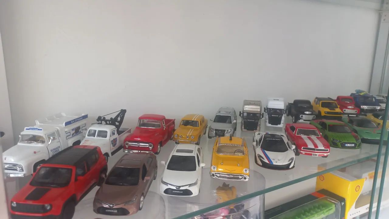 Miniaturas de Carros 1:43 a 1:36 a unidade 