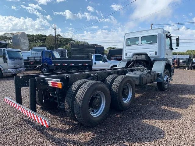 M.Benz Axor 2831 6x4 traçado ano 2011 chassi R$ 330.000,00  - Foto 8