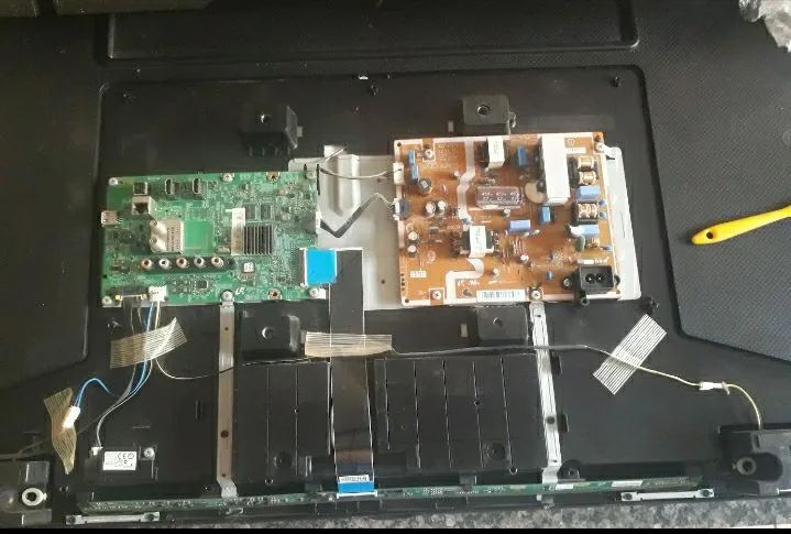 TV Samsung smart UN48H4203AG (peças) - Foto 2