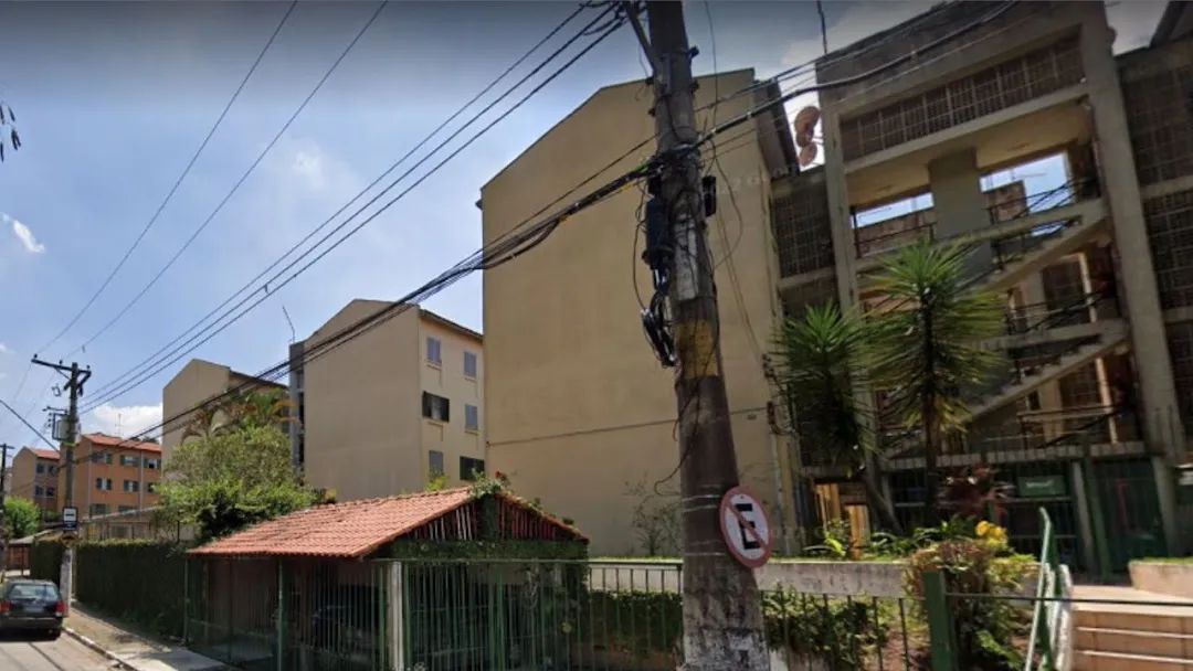 Apartamento com 2 dormitórios à venda, 47 m² por R$ 170.000,00 - Parque Laguna - Taboão da