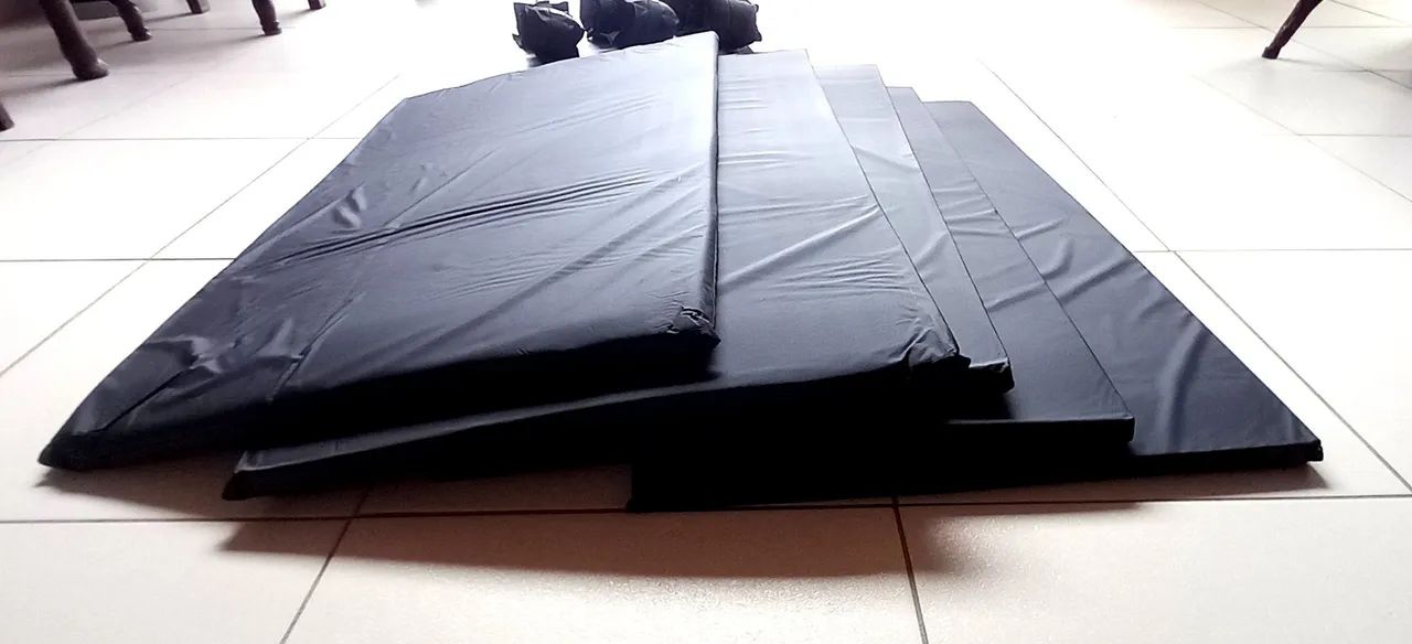 Kit Colchonetes para Camping - 10 peças. Tamanho 100 X 60 X 3 cm