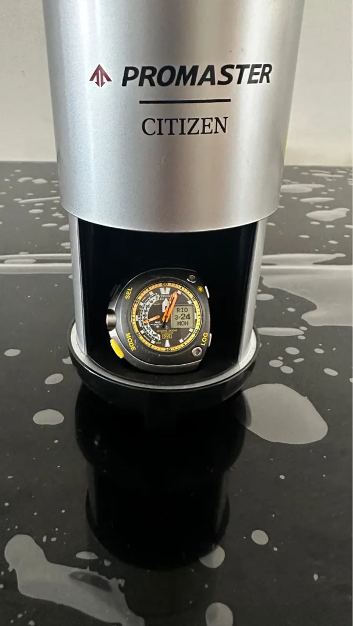 Relógio Citizen Divers 300m meia lua titanium  - Foto 2