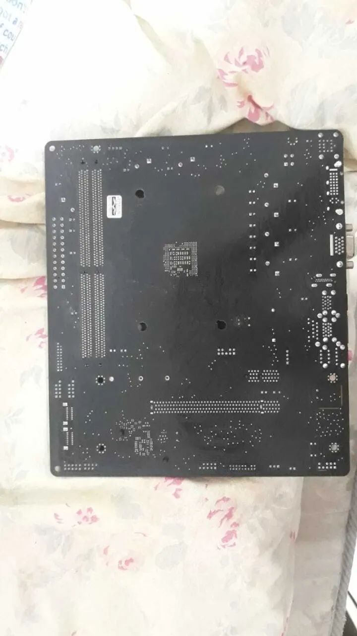 placa mãe a320-m HD com defeito - Foto 2