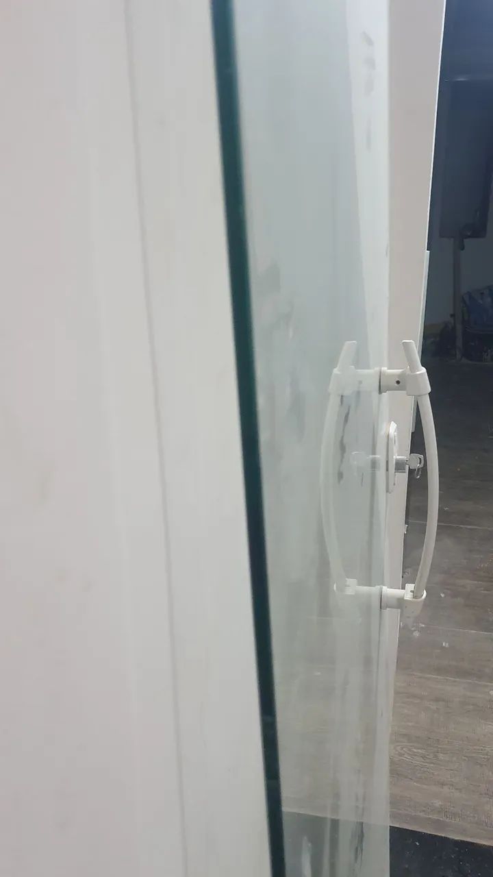 Porta de vidro 8mm completa em perfeito estado - Foto 6