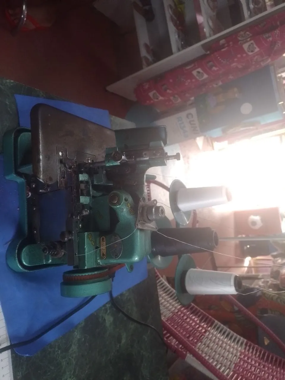 Máquina de Overlock Industrial