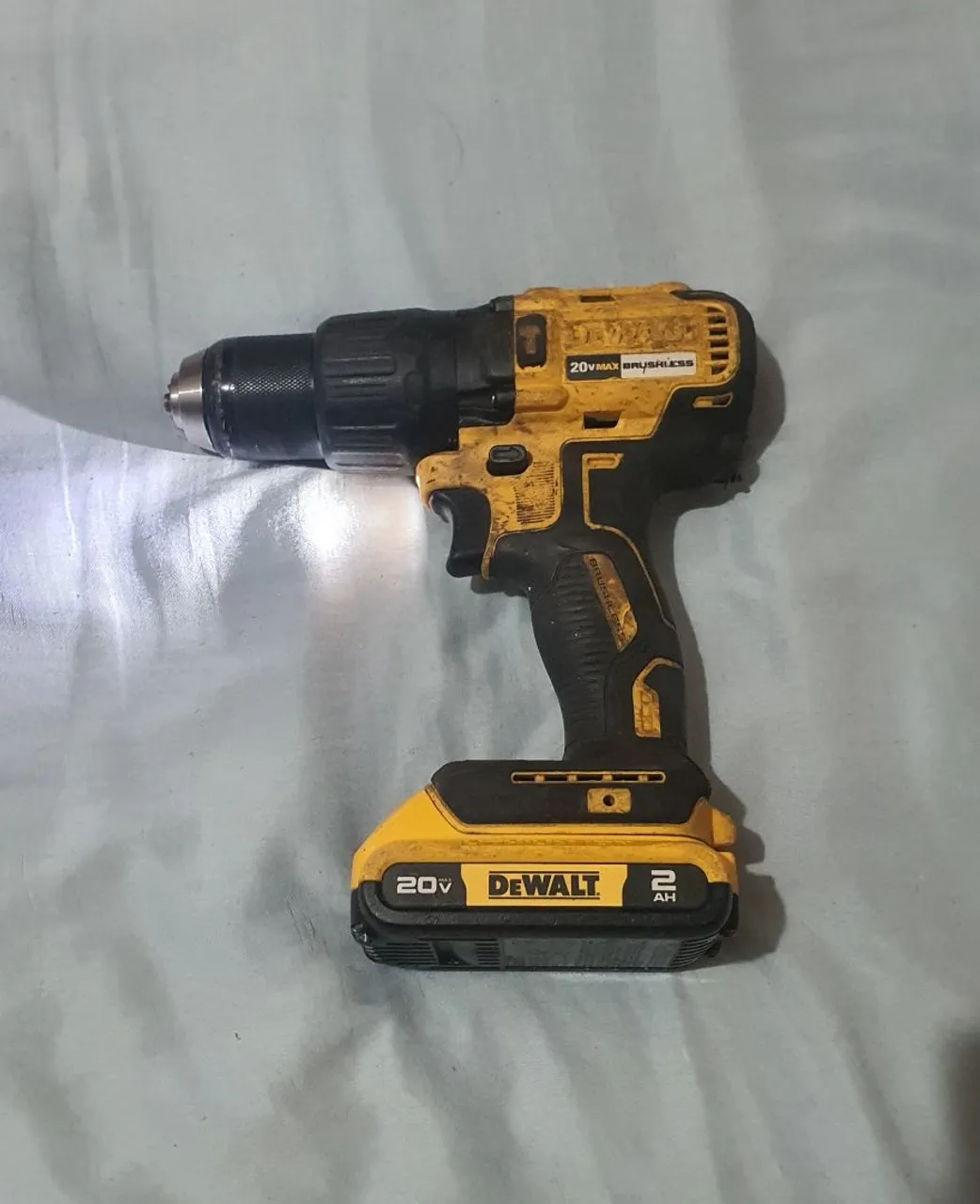 Furadeira/Parafusadeira DeWalt 20V Brushless