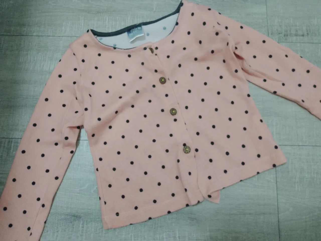 Cardigan infantil de bolinhas vermelho - Foto 2