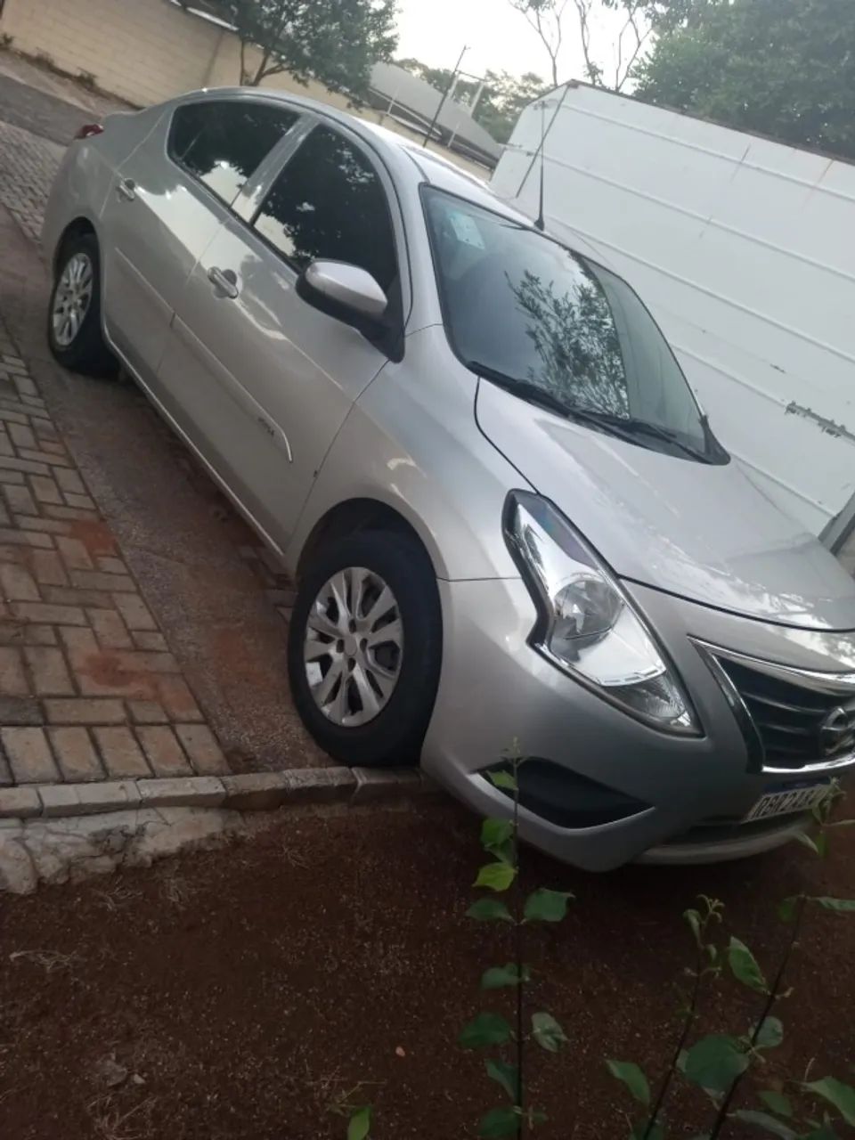 Nissan Versa 2020 prata - Foto 3