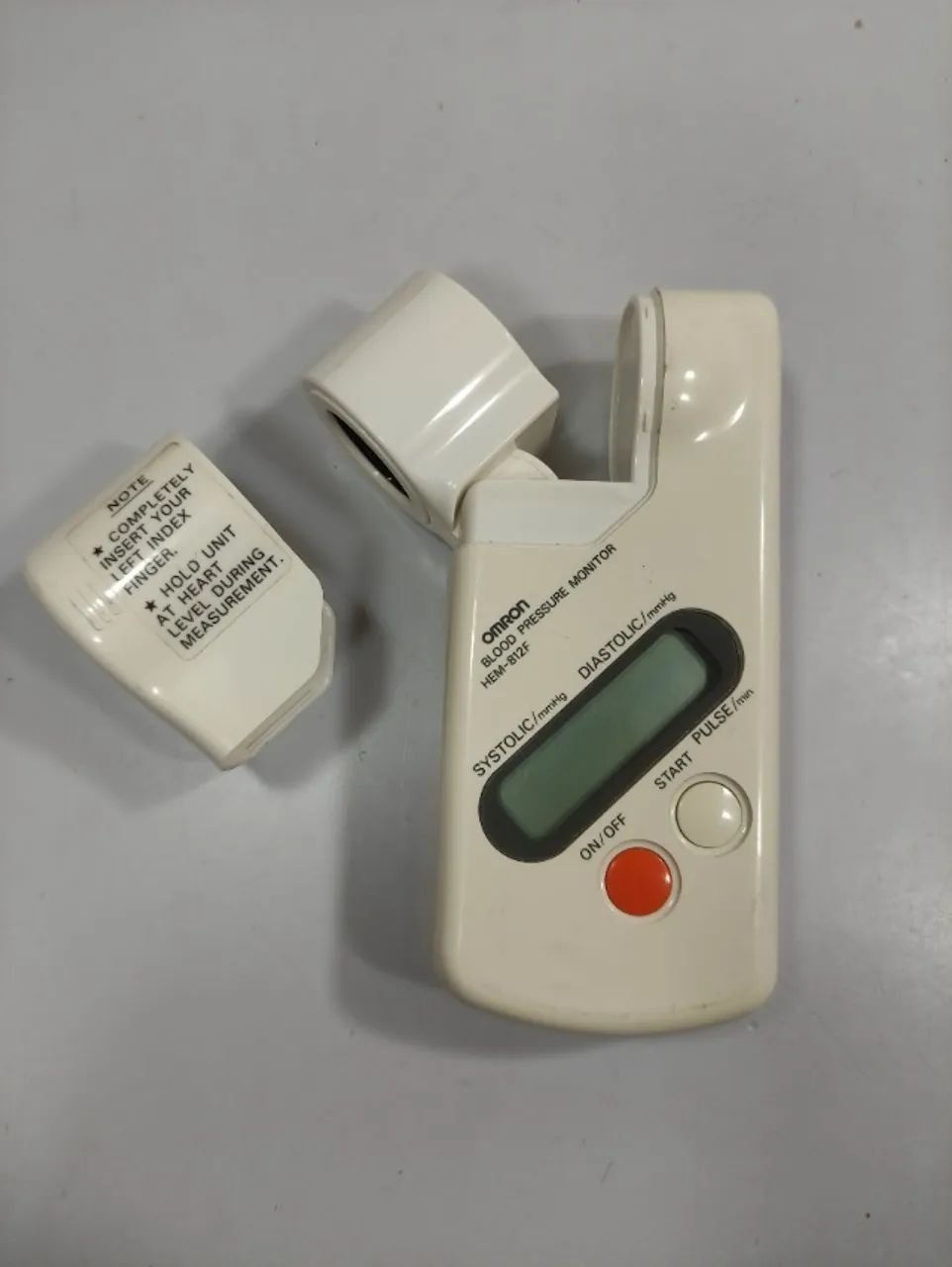 Medidor De Pressão Omron Hem-812f Vintage Funciona Leia Cq3 Branco (Usado) - Foto 3