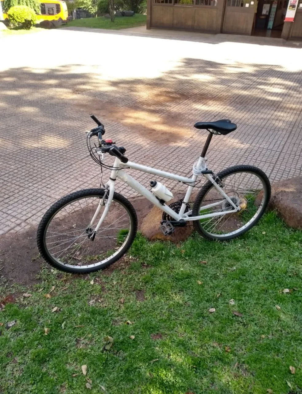 Bicicleta Btwin Aro 24 Branca com 21 Marchas Shimano