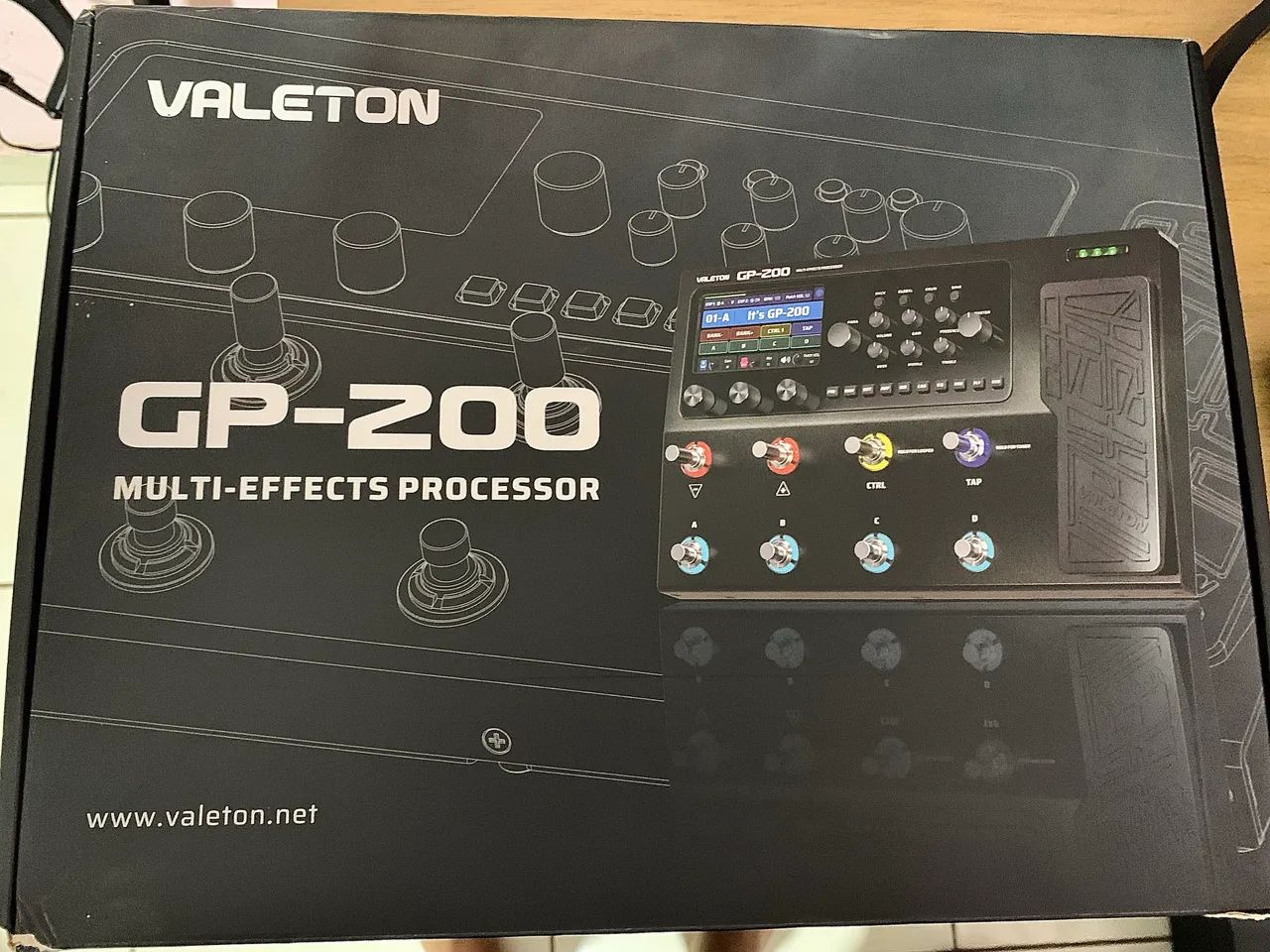 Pedaleira Valeton GP 200 Seminova já vai com proteção de acrílico ...