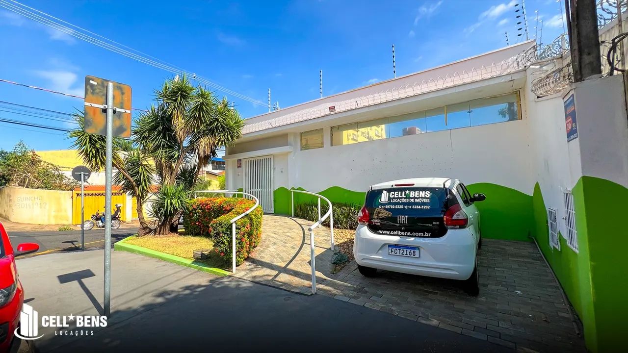 Prédio comercial próx. à Av. Alberto Andalo