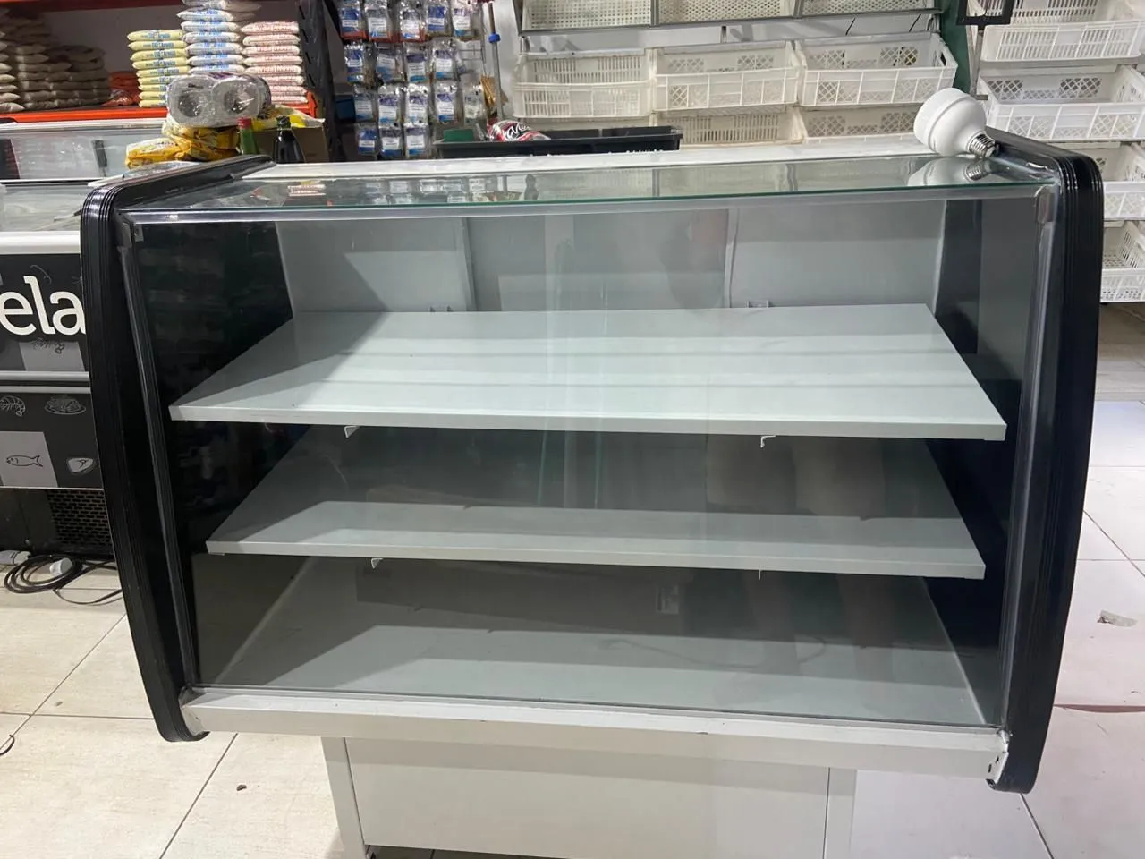 Balcão para tortas Refrigerada e Balcão natural