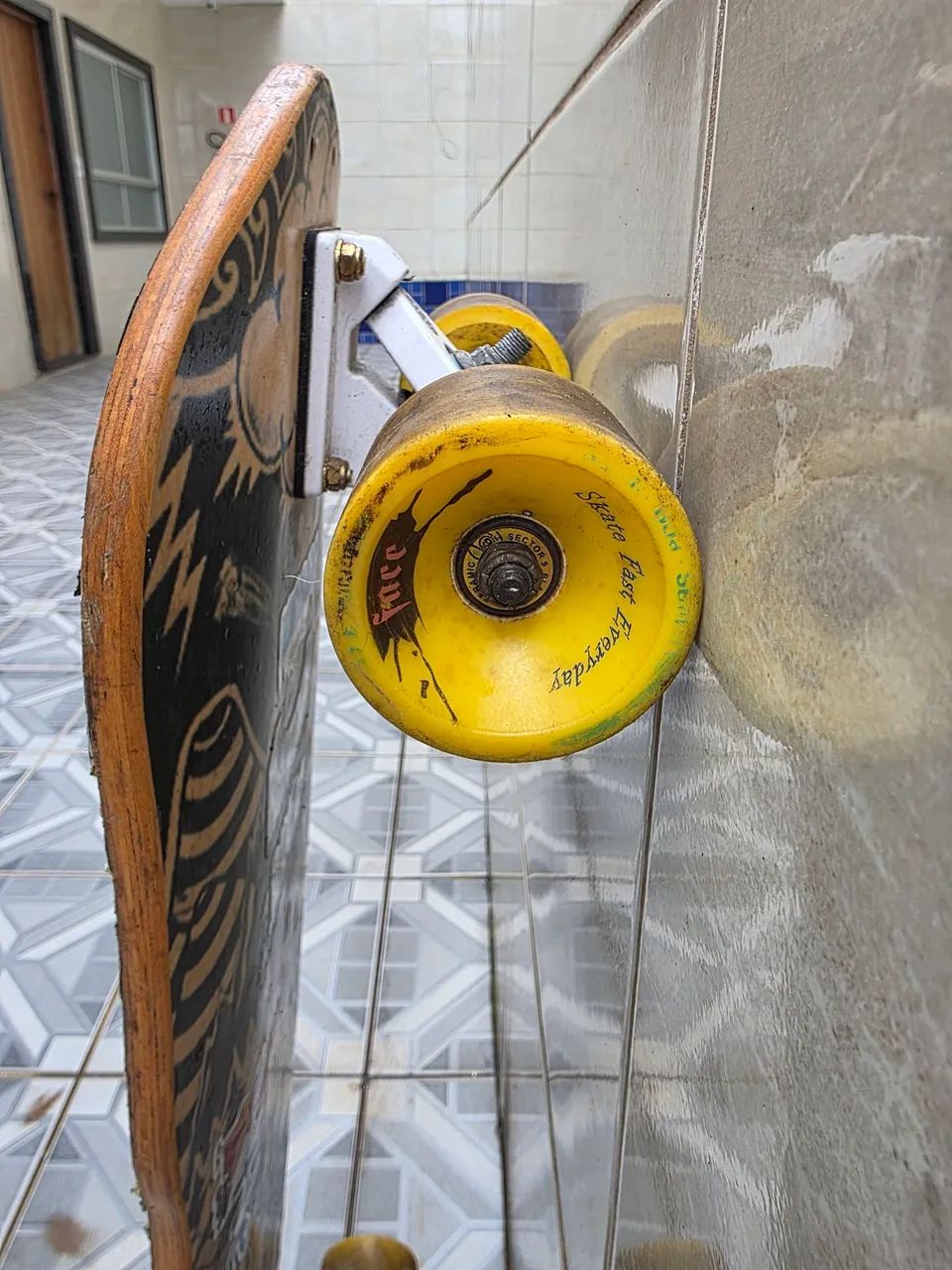 Longboard rodas face com cerâmica - Foto 3