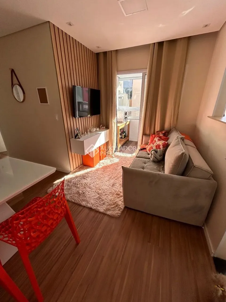 Apartamento à venda no Centro com 45 m² e 2 dormitórios/quartos disponíveis.