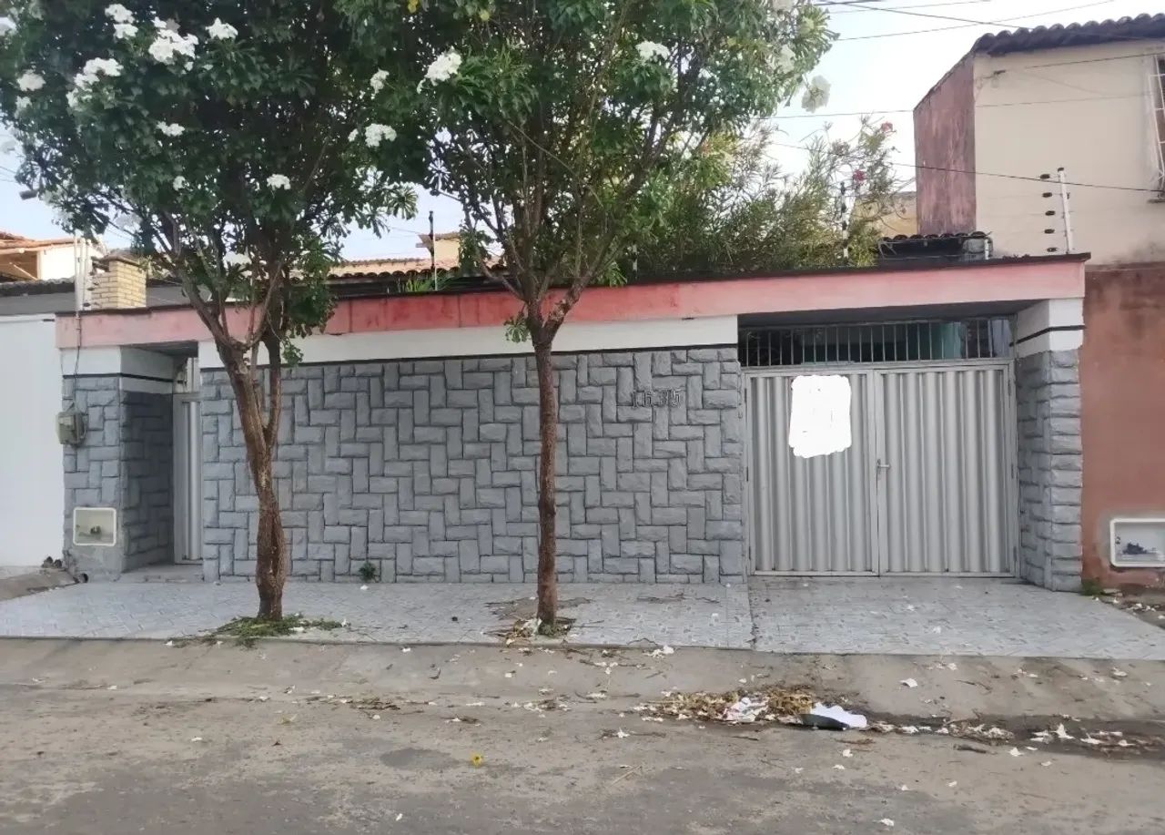Imóvel para venda tem 150 metros quadrados com 3 quartos em Parquelândia - Fortaleza - CE