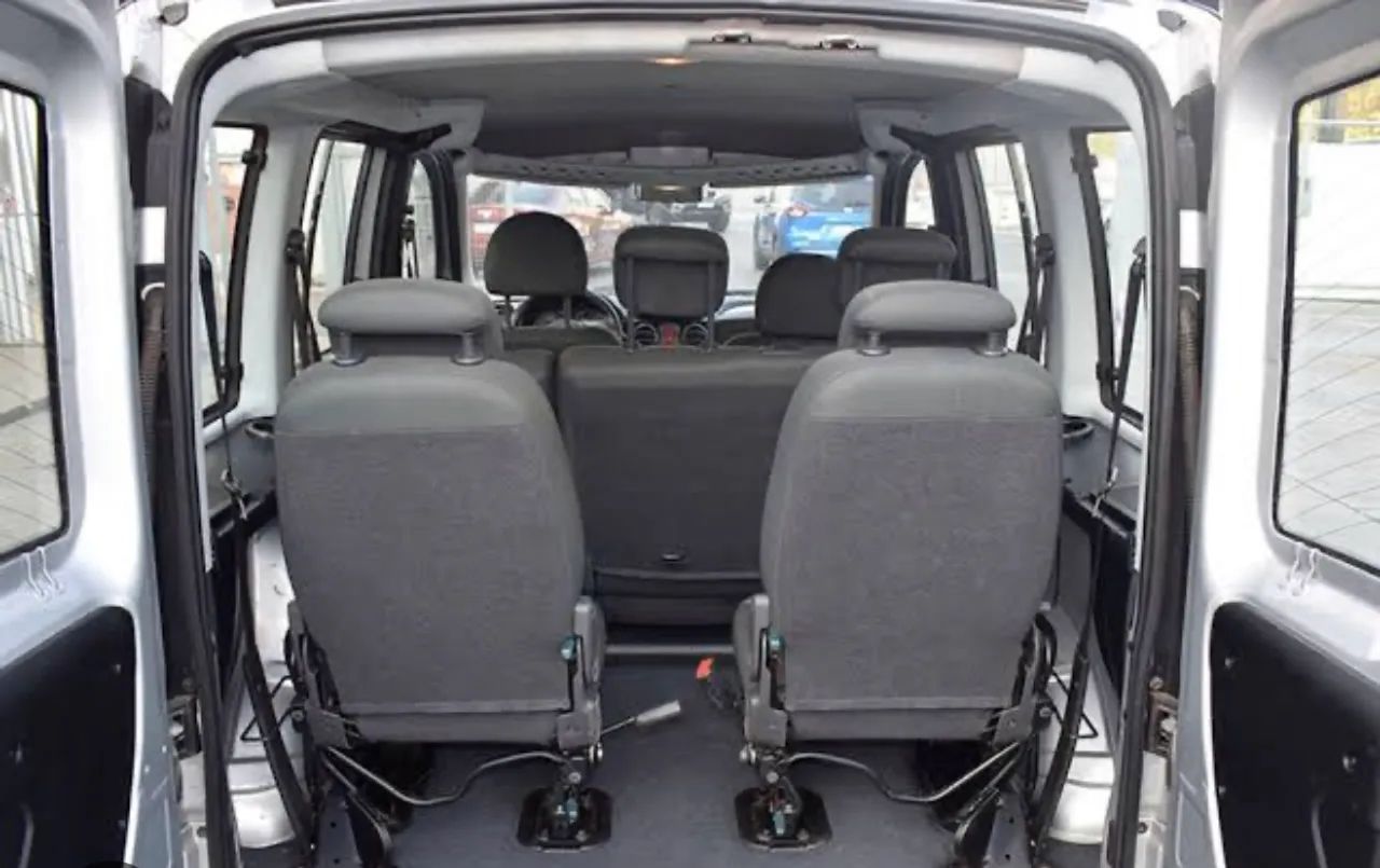 Executivo Transporte de Doblo 7 lugares  - Foto 3